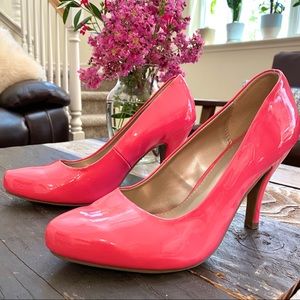 Kenneth Cole Reaction Tiki Time Pink Pumps